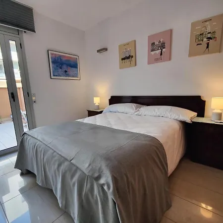 Apartment BADALONA BEACH APARTMENt *