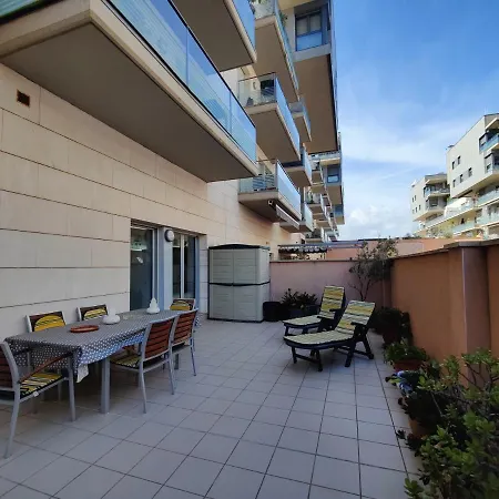 Badalona Beach Apartment Apartment *